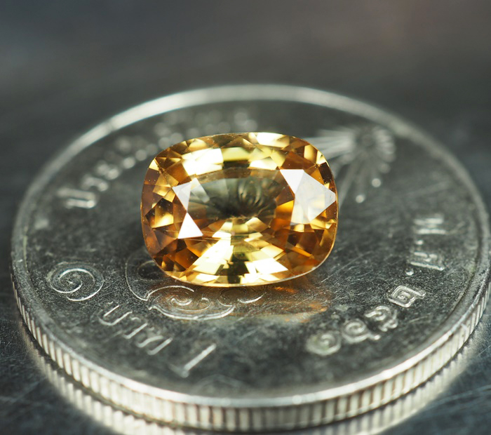 เพทายกัมพูชา 1.92 กะรัตทรงสวย