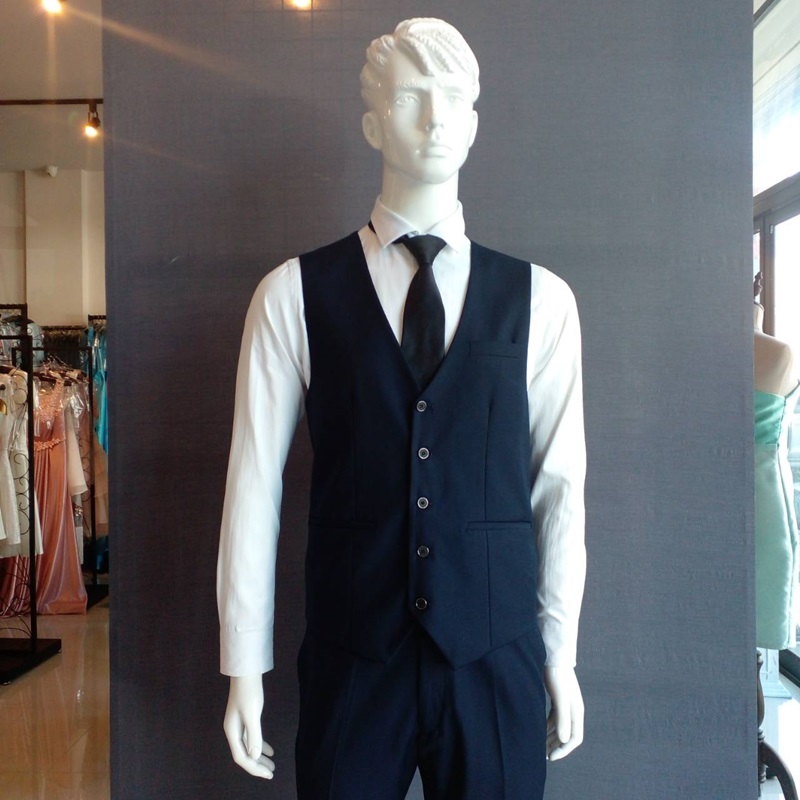 พร้อมเช่า ชุดสูทชาย สีกรมท่า 2 กระดุม งานละเอียด (พร้อมเสื้อกั๊ก)