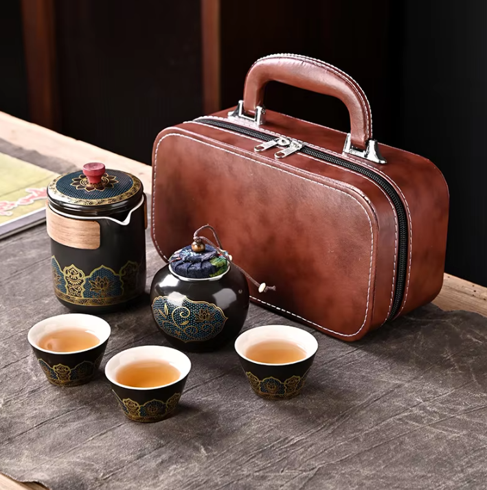 Gift Set (ชุดชงชา 3 ถ้วย พร้อมกระเป๋าหนัง)
