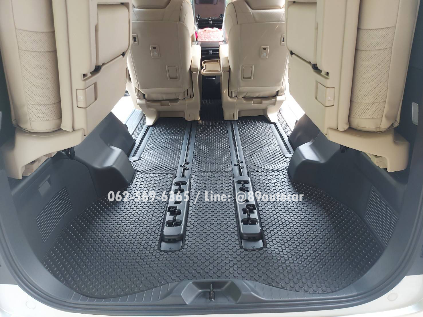 ผ้ายางปูพื้นรถยนต์ Toyota Alphard 40 ปี 2024 ปูพรมกระดุมสีดำขอบดำ