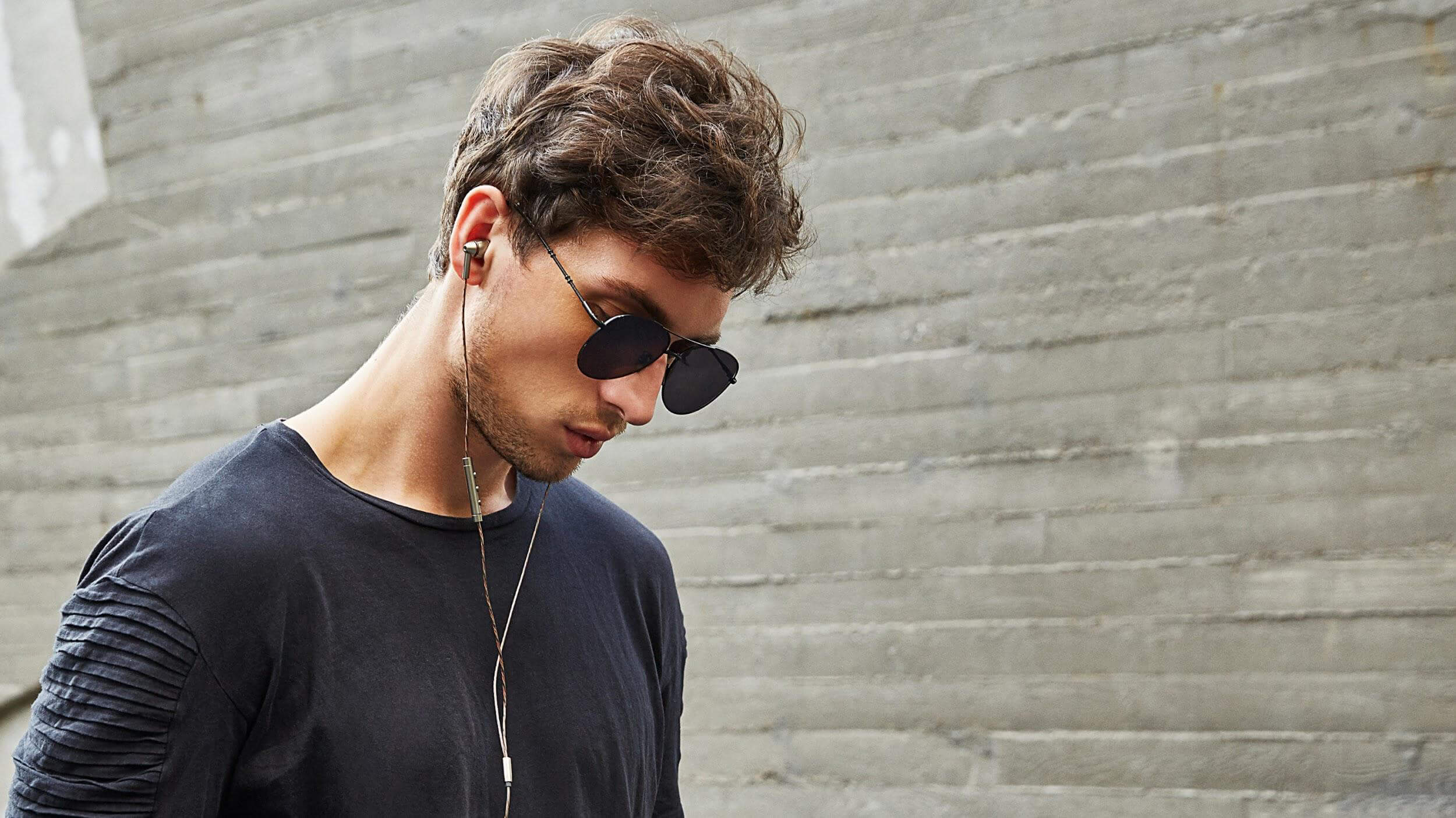 ขาย 1MORE Quad Driver สุดยอดหูฟัง Hybrid 4 ไดรเวอร์ 3BA + 1Carbon Dynamic ตัว Top ระดับ HiFi