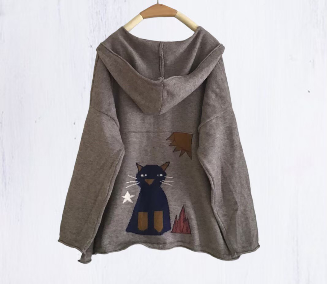 เสื้อคลุมฮู้ดไหมพรมนุ่มลายแมวแต่งกระเป๋า
