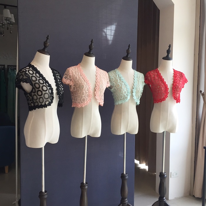 เสื้อคลุมชุดราตรีลูกไม้ลายดอกไม้ สีมิ้นต์ แต่งเกสรมุกสวยหรู