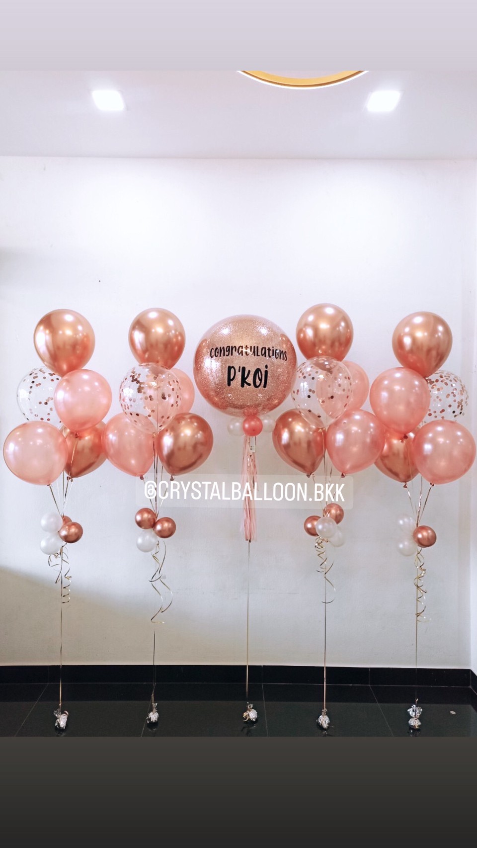 ลูกโป่ง แสดงความยินดี Bubble ขนาด 24" พร้อม ช่อลูกโป่ง ช่อ 5 ลูก 4 ช่อ พร้อมตกเเต่ง สามารถเปลี่ยนสีลูกโป่ง/เปลี่ยนข้อความ/เปลี่ยนขนาดได้