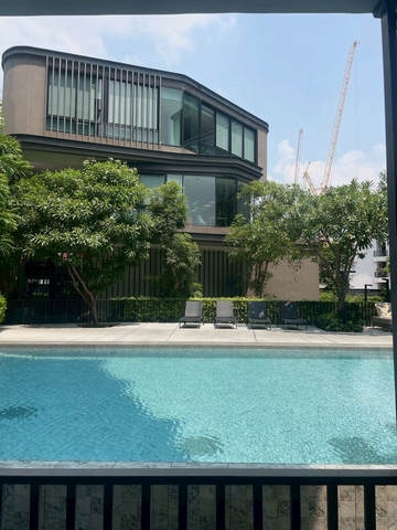 ให้เช่าดีคอนโด ไฮด์อเวย์-รังสิต 26 ตร.ม. ห้องมุม วิวสระ เฟอร์ครบ ตรงข้ามธรรมศาสตร์รังสิต