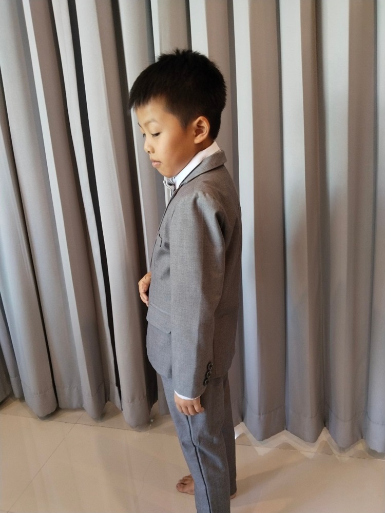 พร้อมเช่า ชุดสูทเด็กชาย สีเทา สากล ** พร้อมเช่าไซส์ 110,120,130, 140**