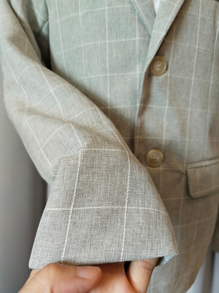 พร้อมเช่า ชุดสูทเด็กชาย สีเทาอ่อน 2 กระดุม ลายตาราง **พร้อมเช่าไซส์ 110, 130,140,150,160,170**