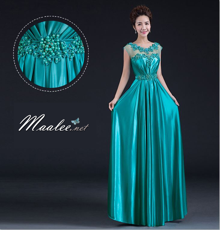 พร้อมเช่า ชุดราตรียาว แขนกุด สีเขียวน้ำทะเล เนื้อผ้ามันใส่สบาย แต่งมุกปักเลื่อมสวยหรูทั้งอกและเอว