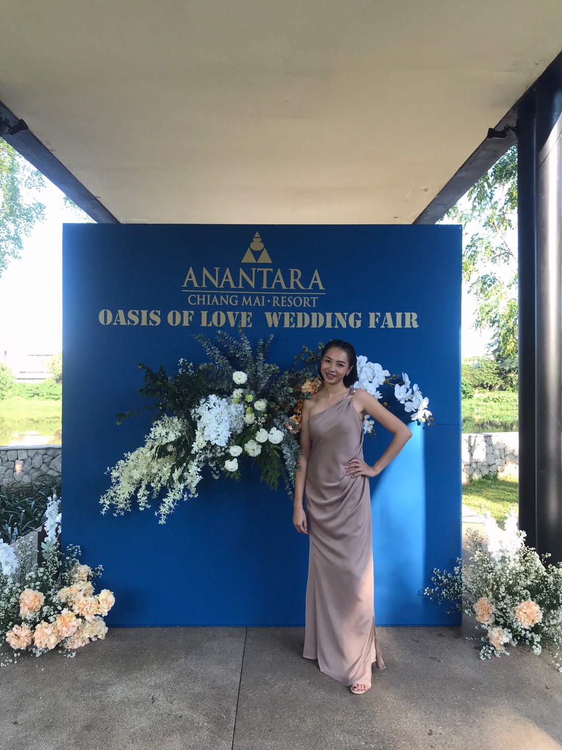 พร้อมเช่า ชุดราตรียาว ชุดเดรส ไหล่เฉียง จับเดรปหน้า สีน้ำเงิน สีกรมท่า