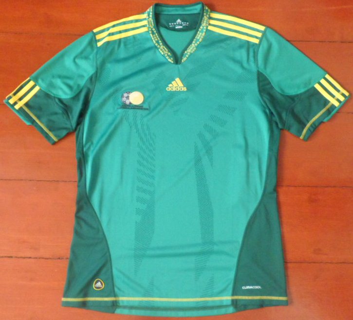 เสื้อฟุตบอล ทีมชาติแอฟริกาใต้ ชุดเยือน ชุดลุยศึกฟุตบอลโลก 2010 ใหม่ M-Size / SOUTH AFRICA Football Shirt Away Kit World Cup 2010 Jersey NEW M-Size