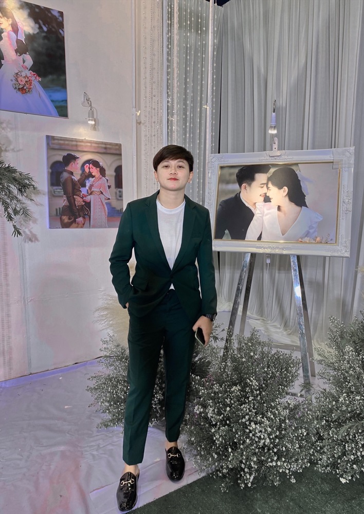 พร้อมเช่า ชุดสูทชาย สีเขียวเข้ม ทรงเข้ารูป สไตล์เกาหลี ไม่มีเสื้อกั๊ก