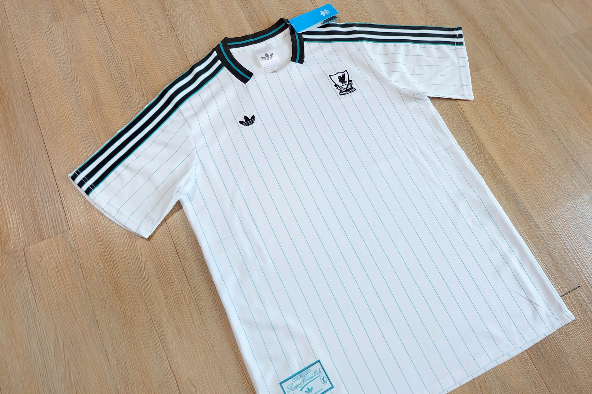 Liverpool Terrace Icons 2025/26 Jersey เสื้อลิเวอร์พูล ขาว ฤดูกาลใหม่