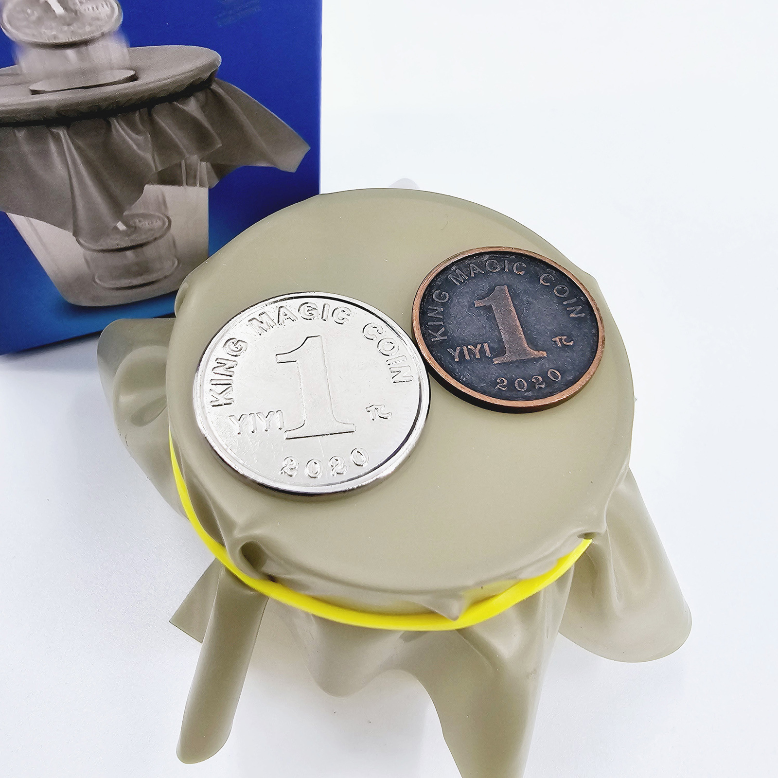 อุปกรณ์มายากล เหรียญทะลุแผ่นยาง (Penacoin)