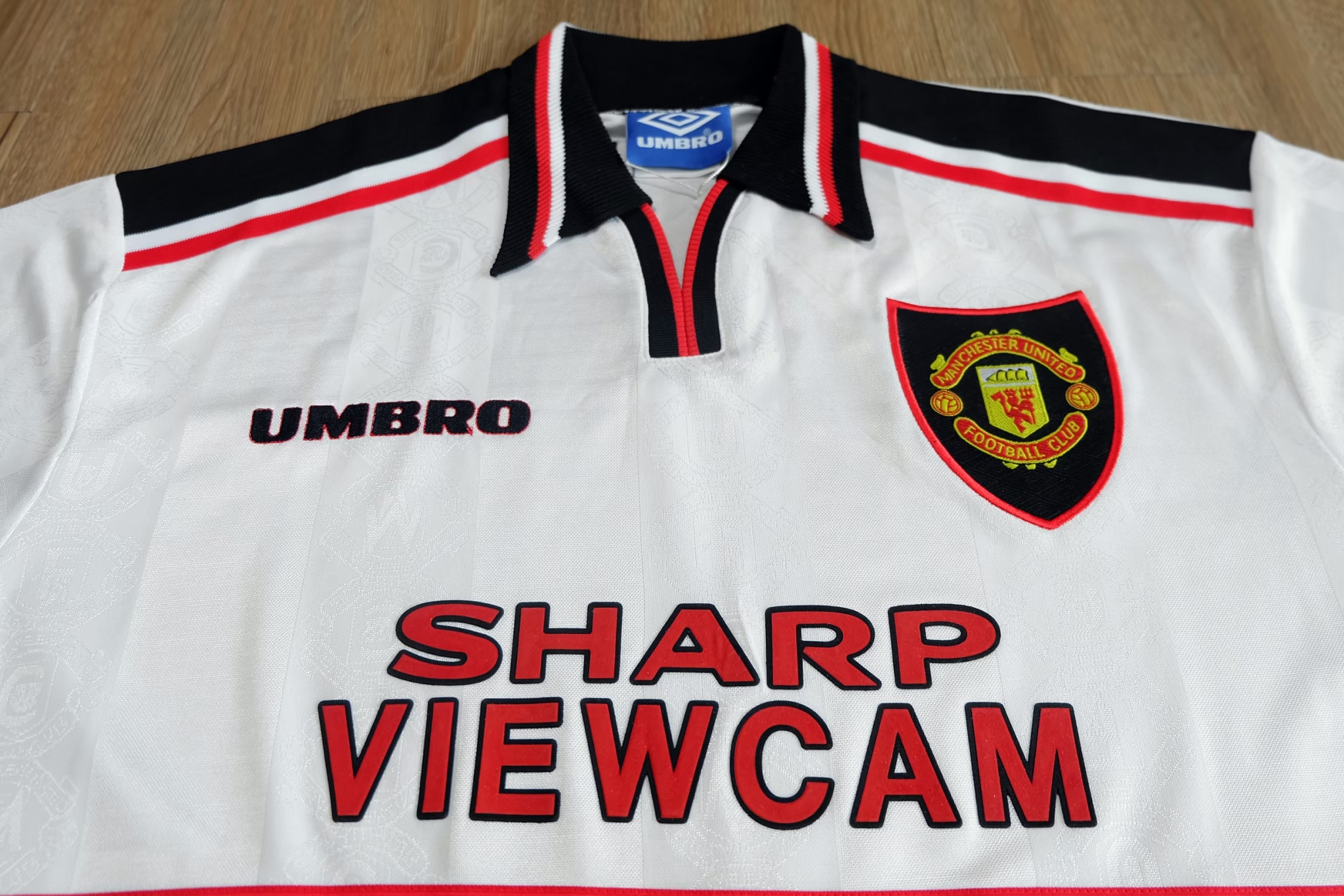 Manchester United 1998/1999 Vintage Jersey เสื้อแมนยูย้อนยุคแขนยาว Sharp Viewcam