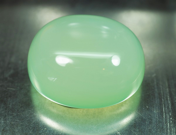 คาลซิโดนีสีเขียว (Chalcedony) 82.35 กะรัต