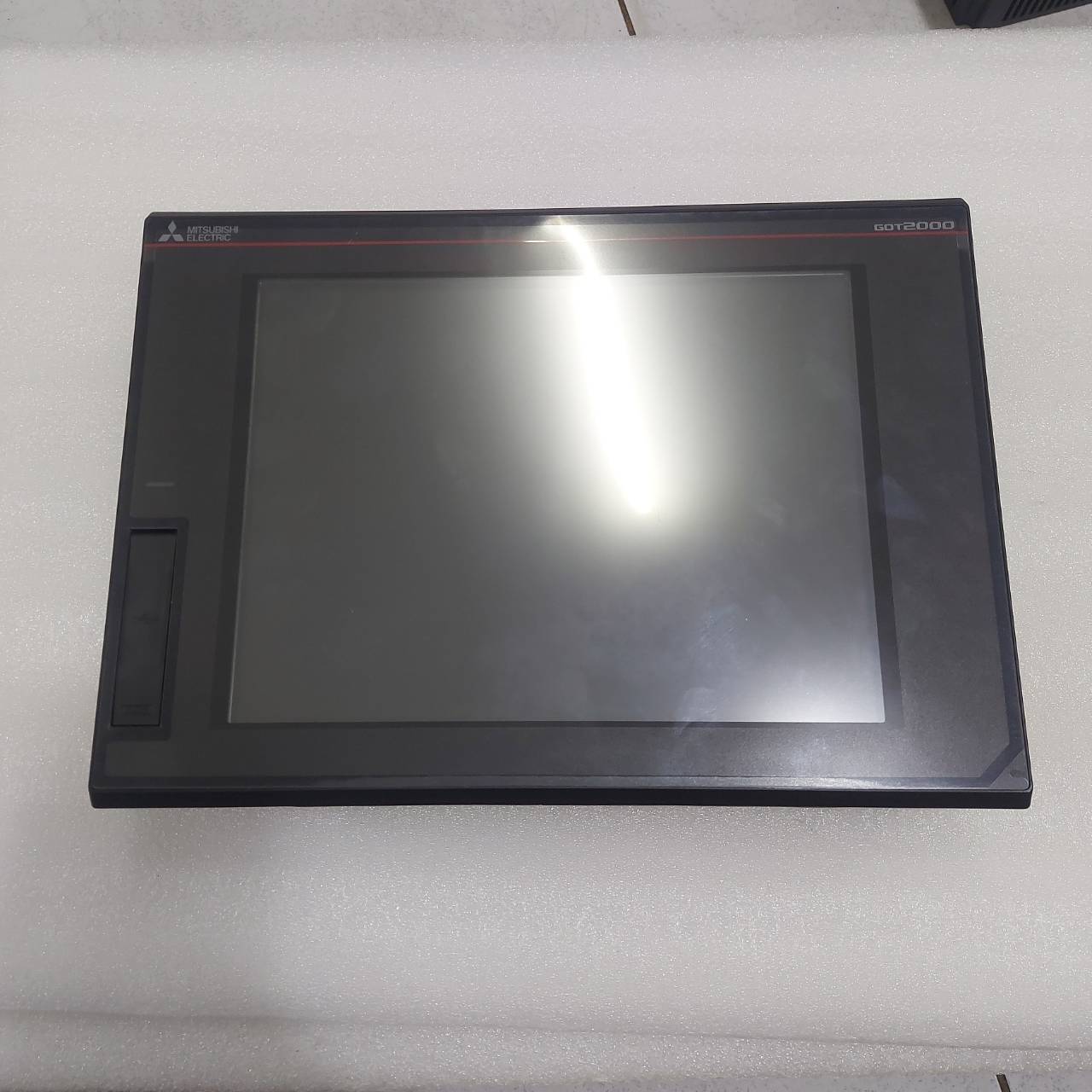 GT2710-STBD-040 HMI " MITSUBISHI "