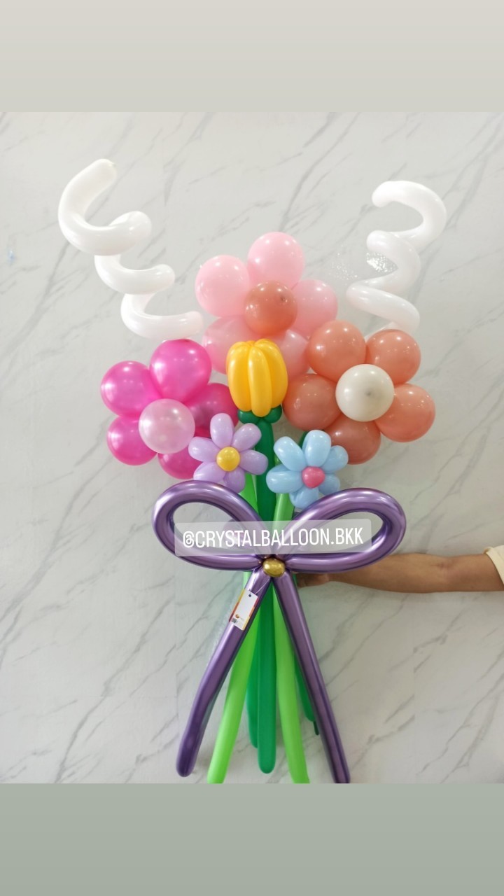 สั่ง Flower Balloon Medium Bouquet ช่อ 6 ดอก พร้อมตกแต่ง สามารถเปลี่ยนสีลูกโป่งได้