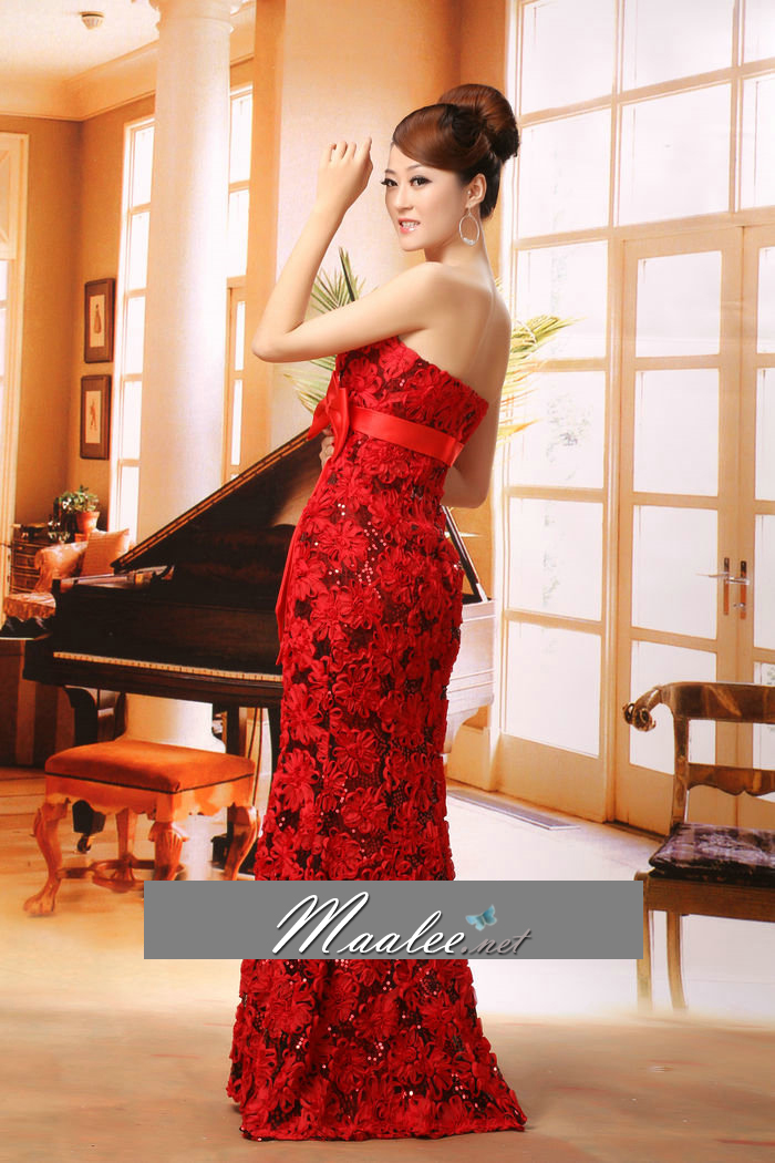 พร้อมเช่า ชุดราตรียาว สีแดง ลูกไม้ริบบิ้นปักเลื่อม ทรงหางปลาพร้อมโบว์คาดเอว