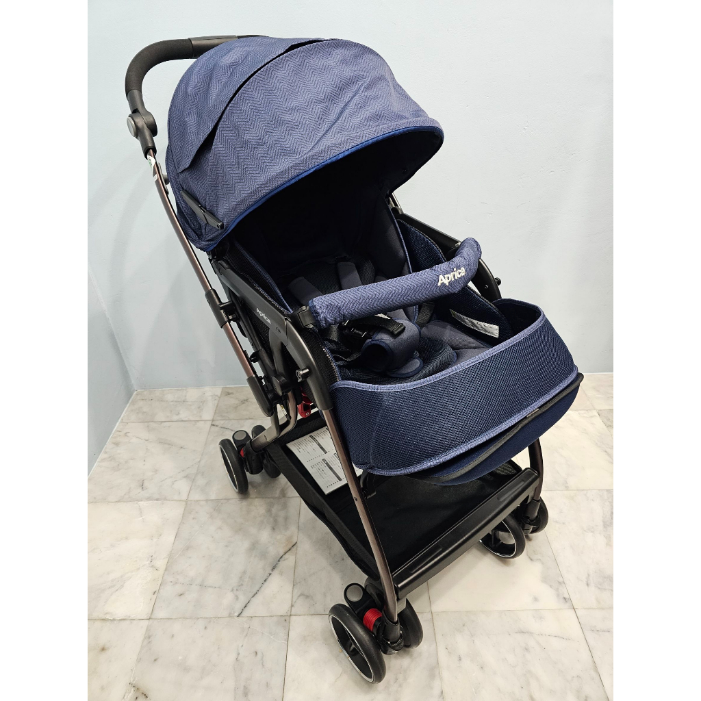 รถเข็น aprica optia premium สีน้ำเงิน สภาพสวย อุปกรณ์แท้ทุกชิ้น