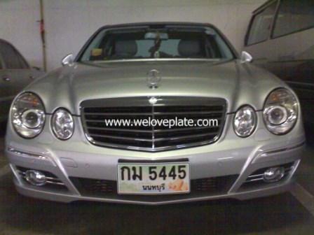 BENZ รุ่น E-class กรอบป้ายทะเบียนกันน้ำแบบสั้นขนาด 15x35.5 ซม ราคาแผ่นละ 600 บาท