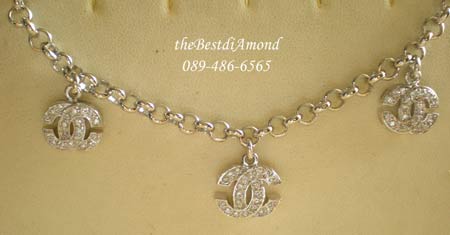 CL011RD+++สร้อยข้อมือ Chanel ตุ้งติ้งน่ารักมากๆๆๆ+++ลายสร้อยคล้ายๆลายผ่าหวาย น่ารักสุดๆ มีตัว Chanel ห้อย 3 อันเป็นส่วนตุ้งติ้ง ดูดี ทันสมัย