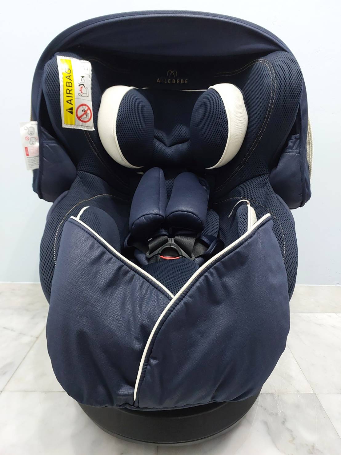 Ailebebe Kurutto Series 4/5/6 มีให้เลือกทั้งแบบติดตั้งด้วยเข็มขัด (S) และ isofix (i)