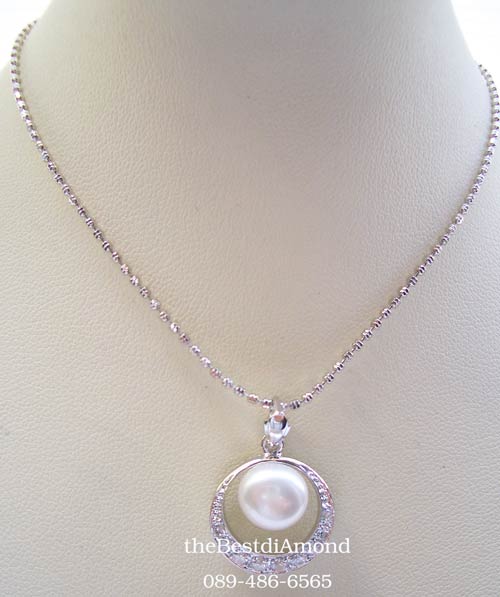 BP422RD+จี้เพชร Pearl in Circle++จี้เพชรcz ผสม มุกน้ำจืดแท้สุดหรู ดูผู้ดีม๊ากมาก แบบIntrend น่ารักๆ เหมือนออกมาจากร้านจิวฯ คนรักมุกไม่ควรพลาด