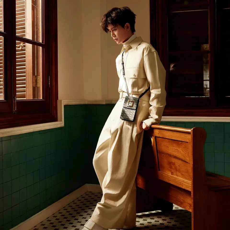 นิตยสาร Madame Figaro เหรินเจียหลุน เดือน 10/2022