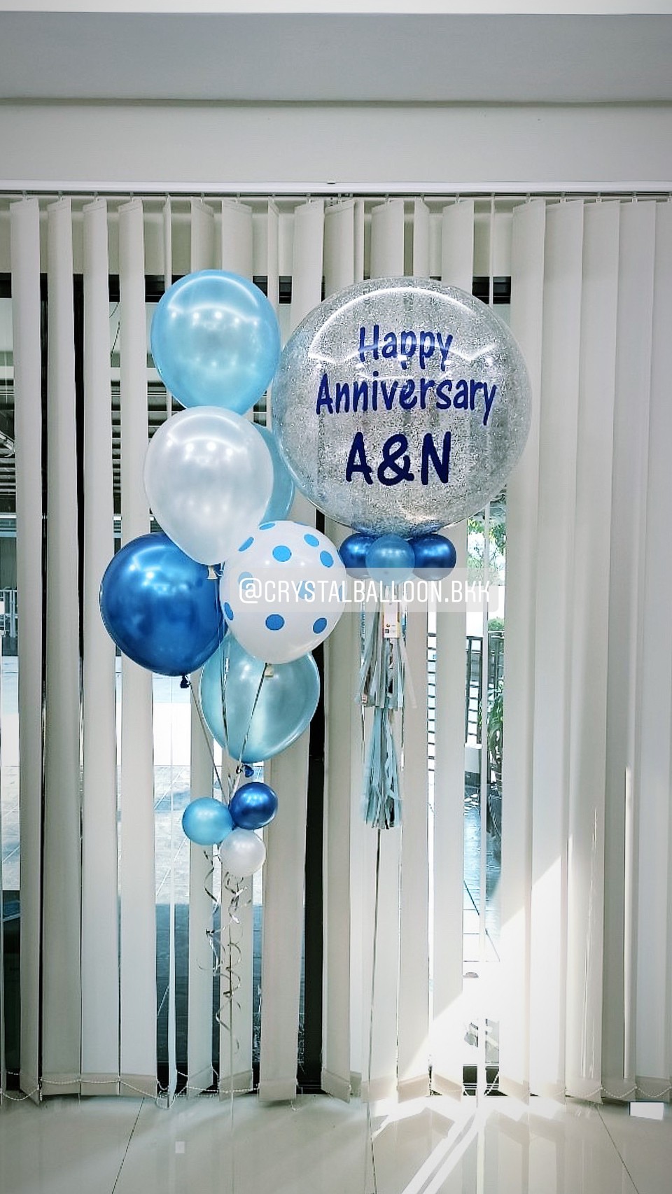 ลูกโป่ง Anniversary Bubble ขนาด 24" Theme สีฟ้า พร้อมตกแต่ง ช่อลูกโป่ง 6 ลูก 1 ช่อ,ลูกโป่งลาย ฟ้า 1 ลูก สามารถเปลี่ยนสีลูกโป่ง/เปลี่ยนข้อความ/เปลี่ยนขนาดได้