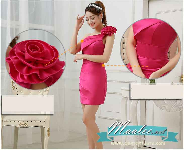 พร้อมเช่า ชุดราตรีสั้น ไหล่เฉียง เข้ารูป ตีเกล็ดช่วงกระโปรง ระบายตรงอก แต่งดอกไม้ที่ไหล่ สีชมพู Hot pink
