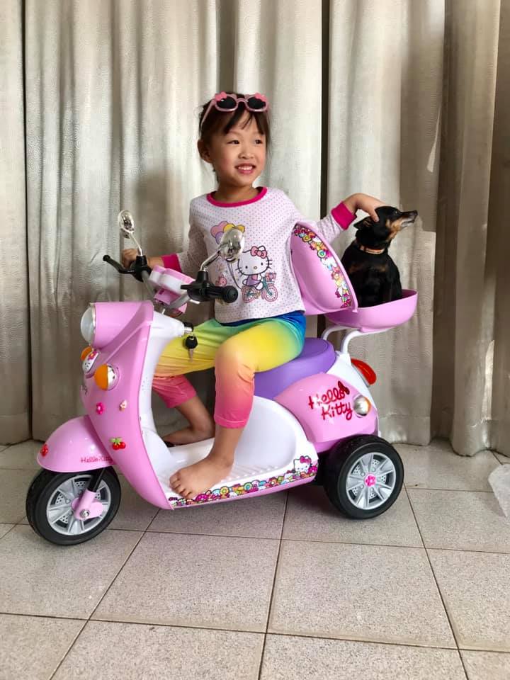 มอเตอร์ไซค์ Hellô Kittÿ 🎀🌈 2 มอเตอร์ แถมฟรีกระเป๋าหลัง งานดี งานสวย