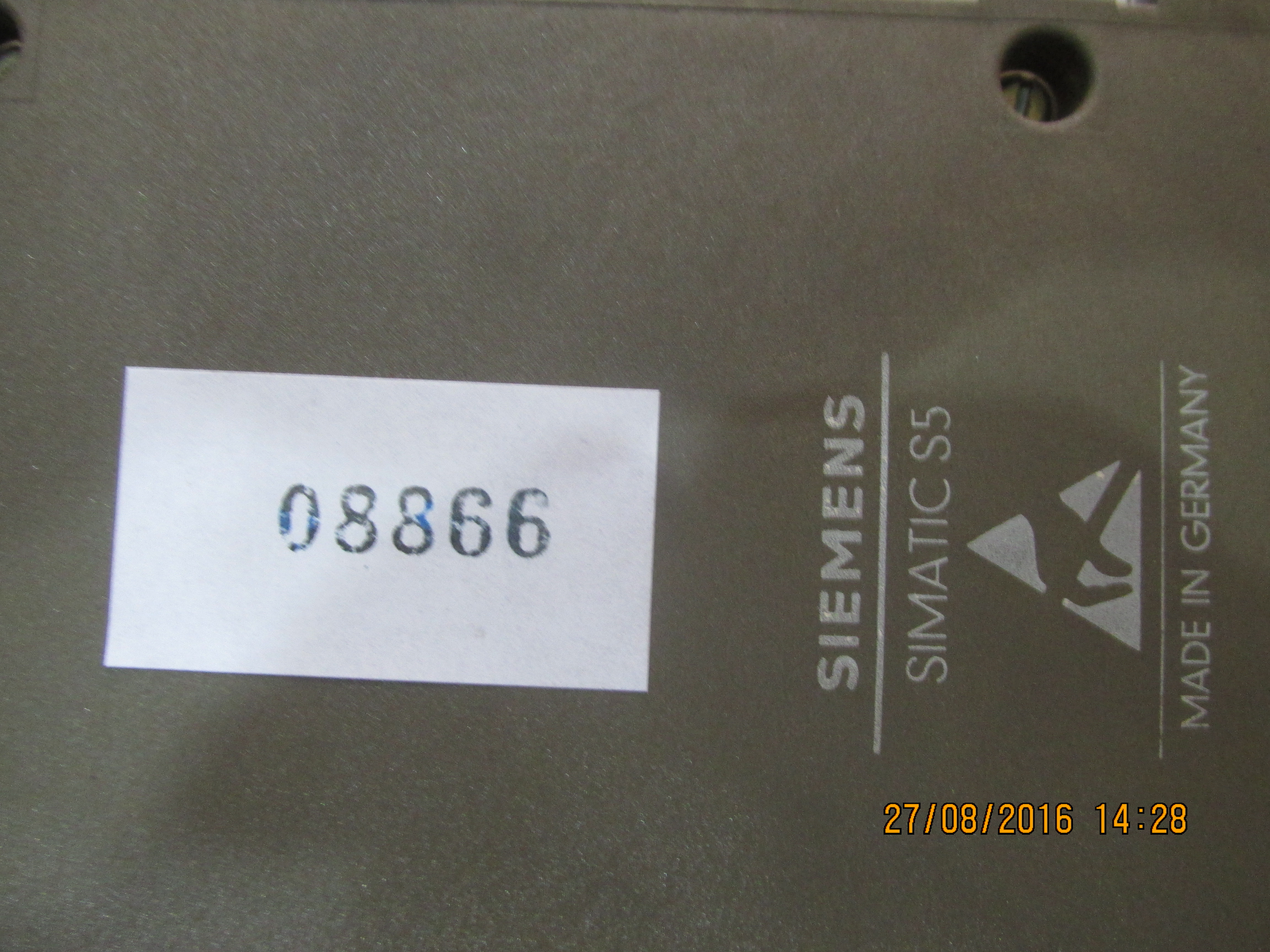 PLC “ SIEMENS ” รุ่น 6ES5 421-8MA11