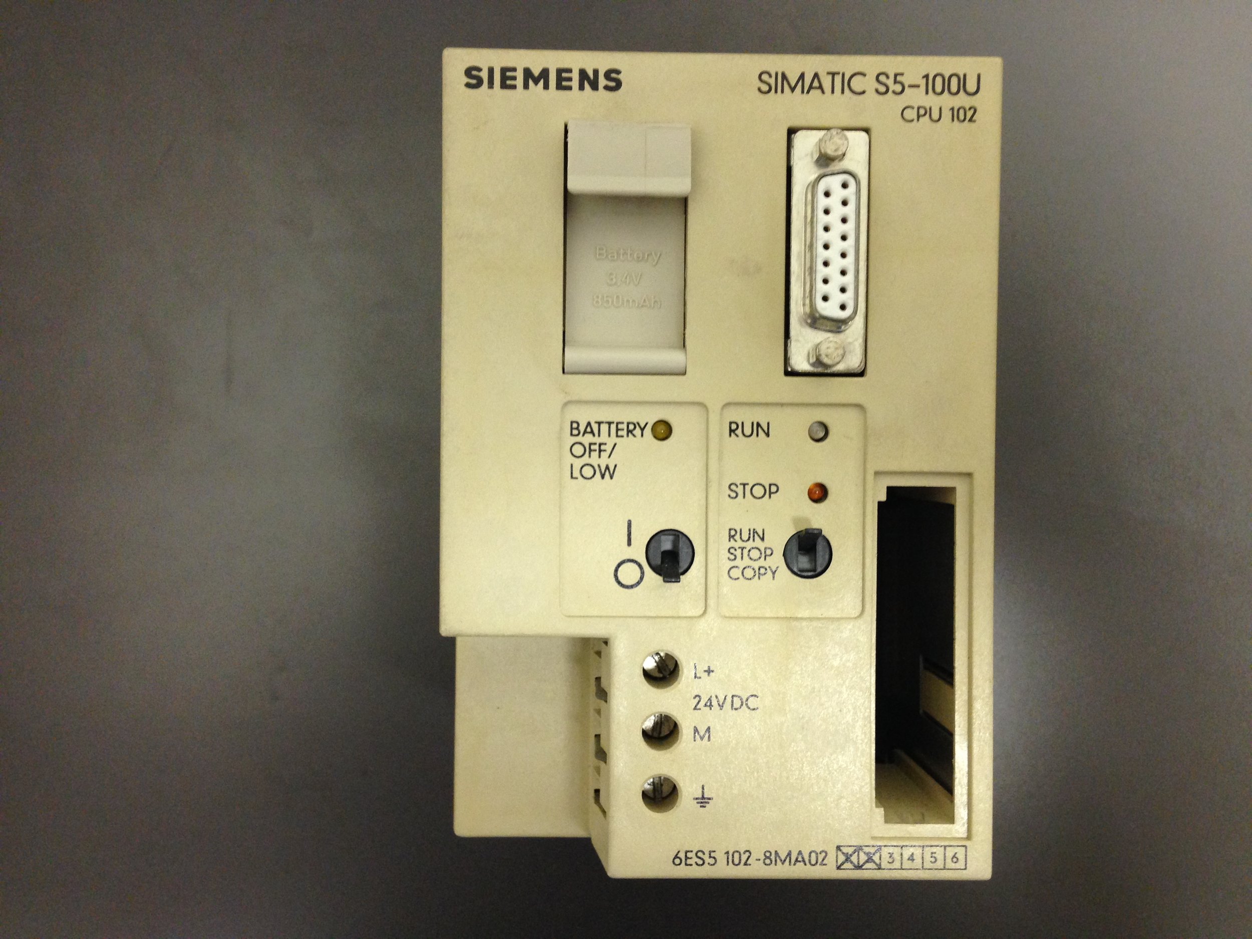 6ES5 100-8MA02 PLC " SIEMENS "