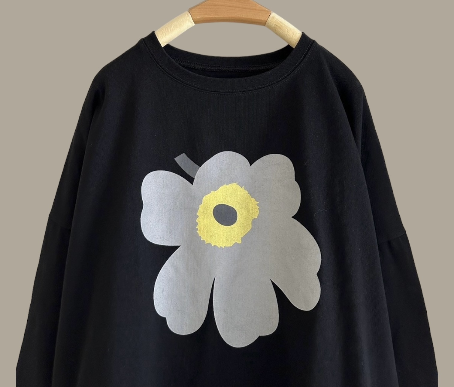 เสื้อยืดสกรีนลายดอกไม้
