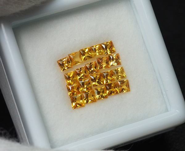 บุษราคัม( Yellow Sapphire) 1.50 กะรัต 20 ชิ้น