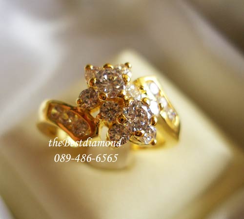 BR711+++Between 2 Flowers แบบกลาง+++แหวนดอกไม้ แบบหนีบ แบบน่ารัก หรูหรา ดูดีมากๆๆ เพชรวิ๊งๆ แวววาวสวย ใส่แล้วนิ้วเรียวเลยค่ะ