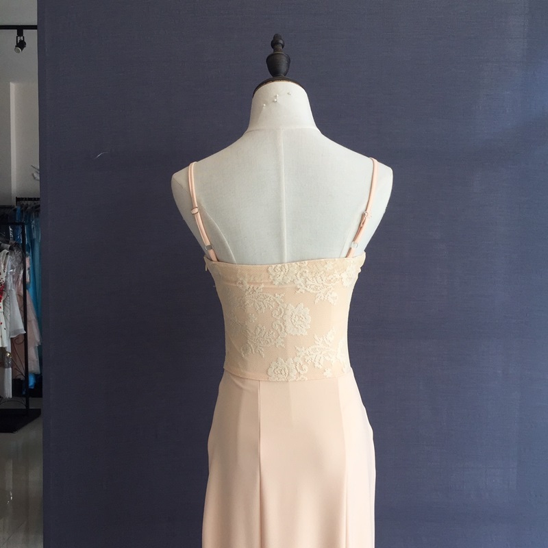 พร้อมเช่า ชุดเดรสยาว เกาะอกสายเดี่ยว ทรงเข้ารูป สำหรับสาวไซส์เล็ก