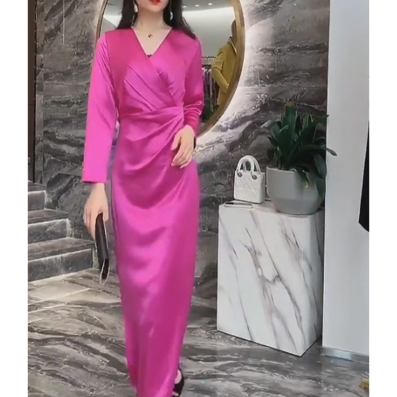 พร้อมเช่า ชุดราตรียาว สำหรับสาวอวบ แขนยาว สีชมพูบานเย็น ผ้าซาติน