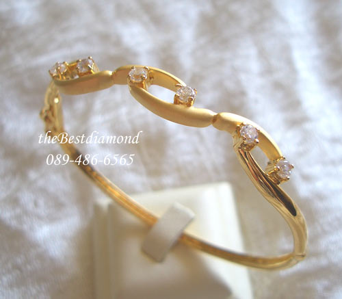 BL011++กำไลเพชรตัว S เพชร 6 เม็ด++กำไลน่ารักๆๆ ดูเป็นรูป s หรือ เกลียวก็ได้ โดยแต่ละเกลียวฝังเพชร 2 เม็ด ชุปงานซาตินผสมงานทองเงาๆ ดีไซน์สวย ไม่เวอร์