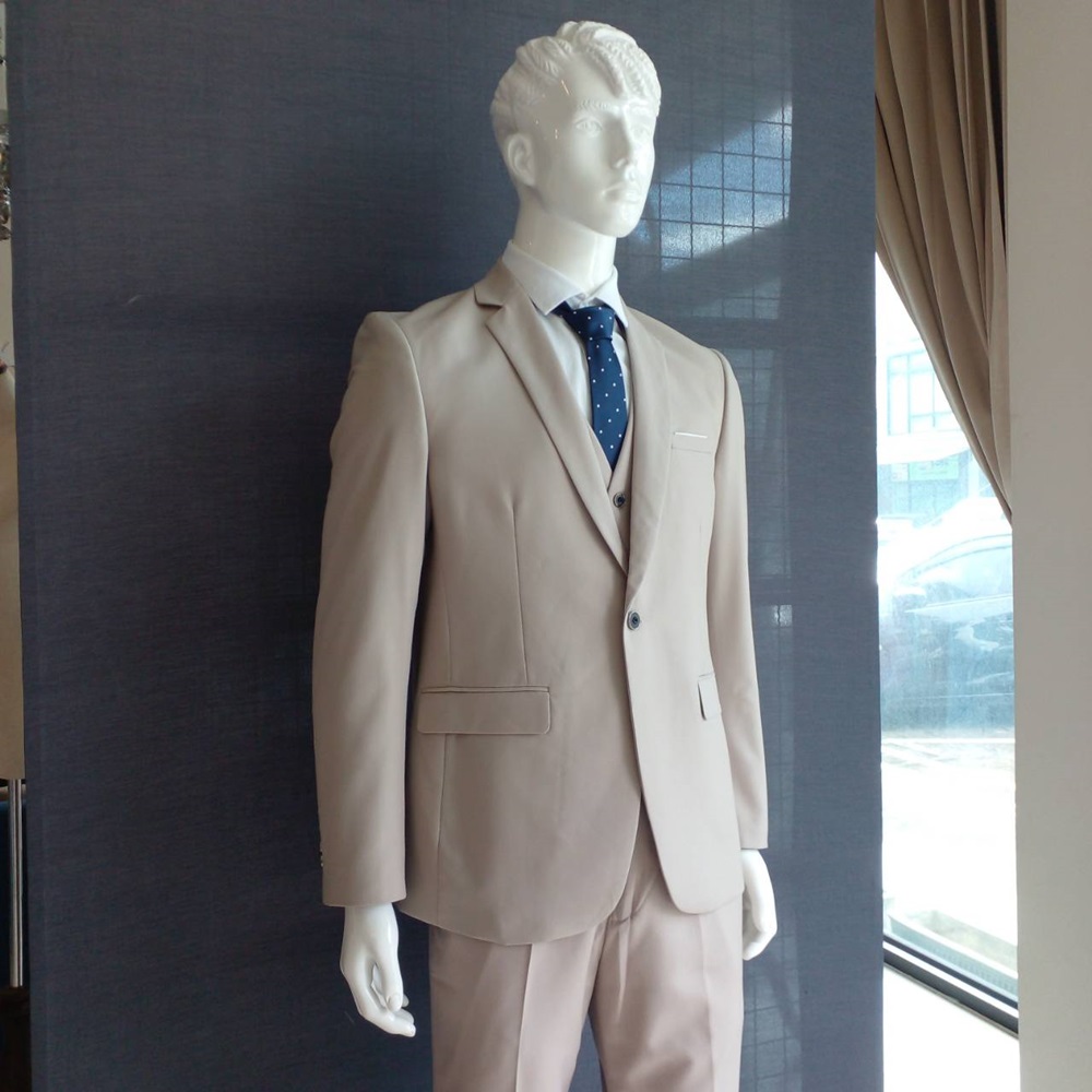 พร้อมเช่า ชุดสูทชาย สีเบจ คลาสสิก รุ่นกระดุมเดียว (พร้อมเสื้อกั๊ก)