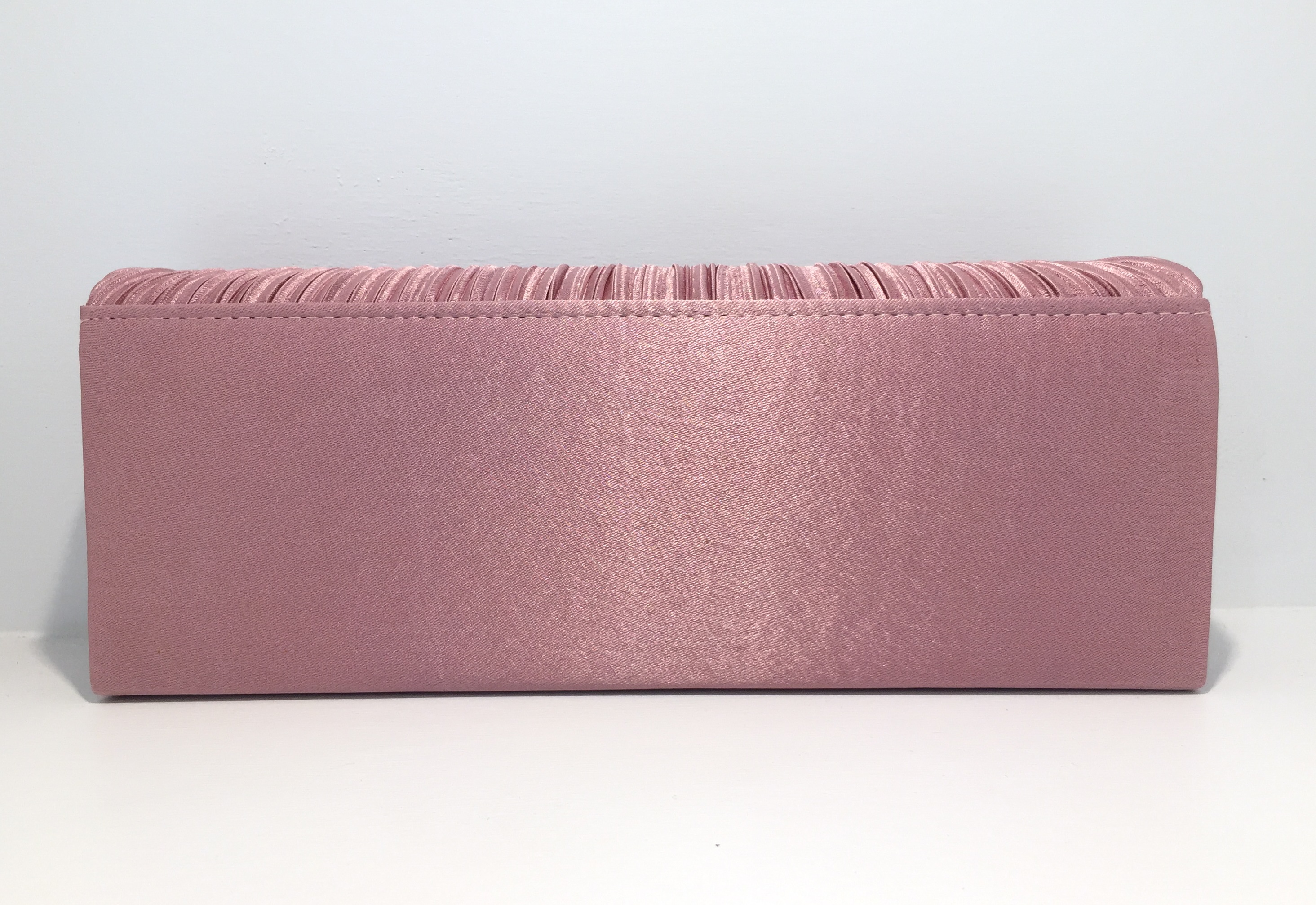 พร้อมส่ง Evening Clutch กระเป๋าออกงาน สีชมพู แต่งดอกไม้