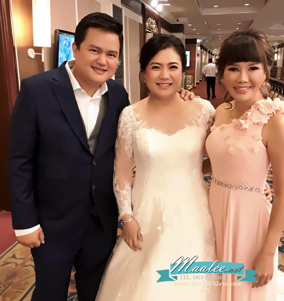 พร้อมเช่า ชุดราตรียาว ไหล่เดียว ผ้าชีฟองคาดเพชรที่เอว แต่งดอกสวย สีชมพูอ่อน