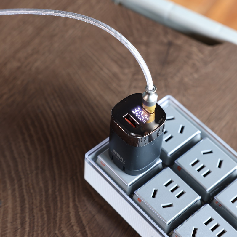 DD JT-P18 หัวชาร์จไว รองรับ PSS 33W, PD 30W จอแสดงกำลังไฟแบบ Realtime ขาพับเก็บได้