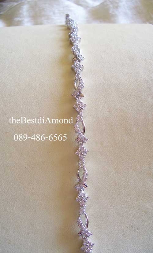 BC002RD===สร้อยข้อมือPerfect Match Style=== ดีไซน์สวยมากๆๆ อ่อนช้อย ลงตัว Match กันอย่างดี ระหว่างรูปดอกไม้ กับ โค้งเพชร รับประกันความสวยค่ะ