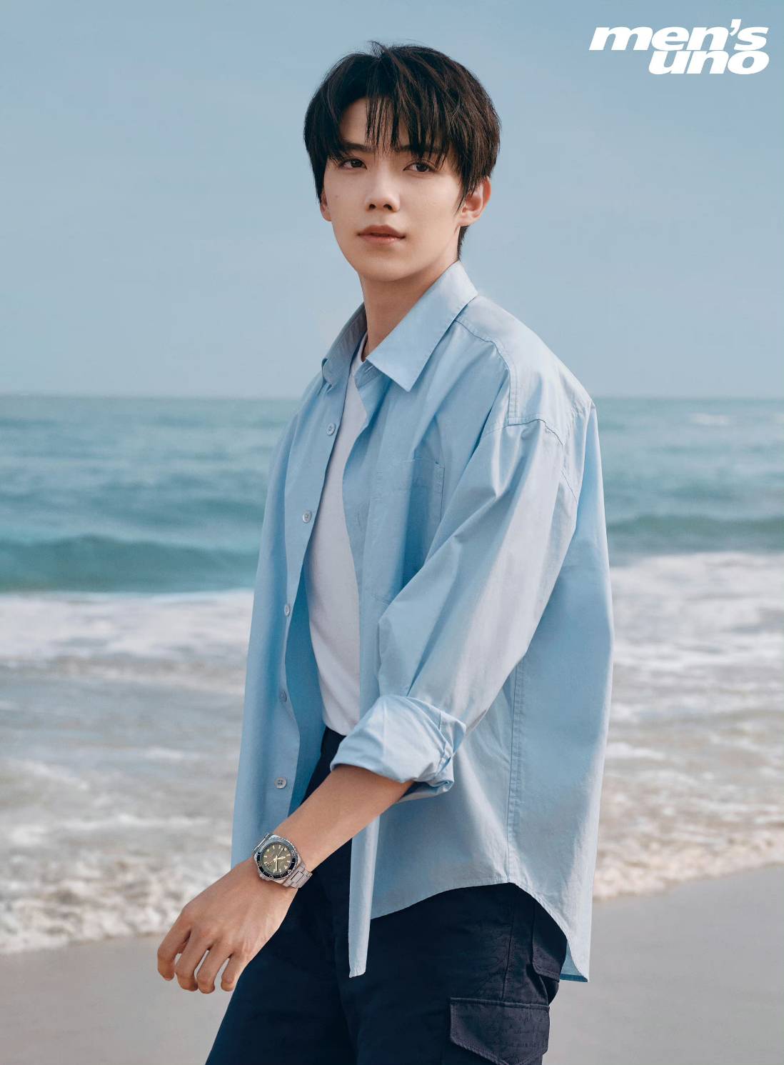 นิตยสาร Men's UNO หลัวอีโจว เดือน 8/2023 +โปสเตอร์พับ official