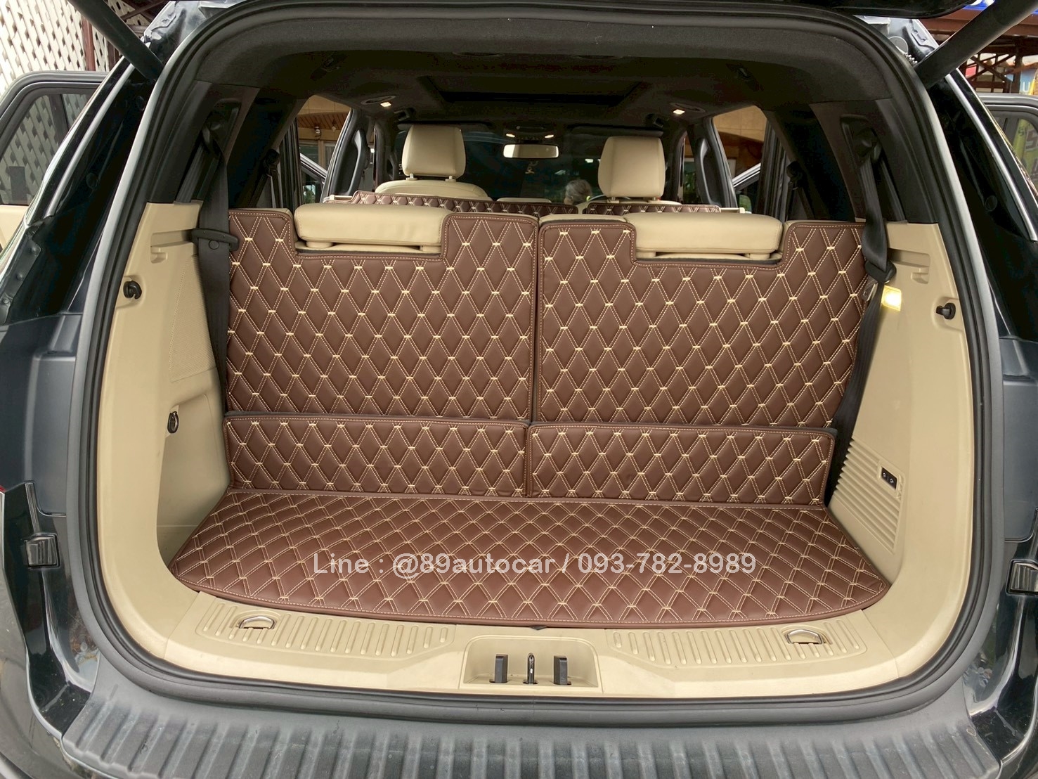 พรมรถยนต์ Ford Everest 2018 ปูพรมVVIP ด้ายคู่ สีกาแฟด้ายทอง เต็มคัน