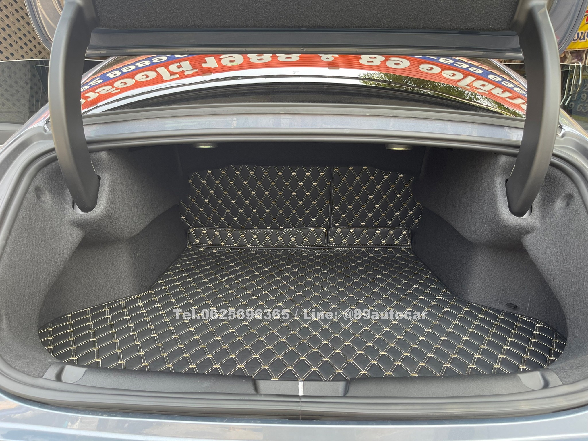 พรมรถ Ora 07 ปูพรมVVIP สีดำด้ายทอง เต็มคัน 6 ชิ้น