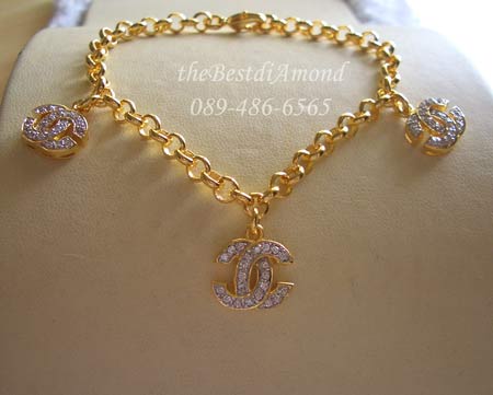 CL011+++สร้อยข้อมือ Chanel ตุ้งติ้งน่ารักมากๆๆๆ+++ลายสร้อยคล้ายๆลายผ่าหวาย น่ารักสุดๆ มีตัว Chanel ห้อย 3 อันเป็นส่วนตุ้งติ้ง ดูดี ทันสมัย
