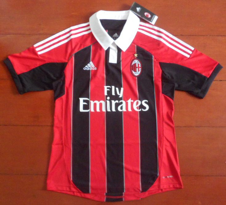 เสื้อฟุตบอล ทีมสโมสรเอซี มิลาน ชุดเหย้า 2012/13 ใหม่ S-Size / AC MILAN Football Shirt Home Kit 2012/13 Jersey NEW S-Size