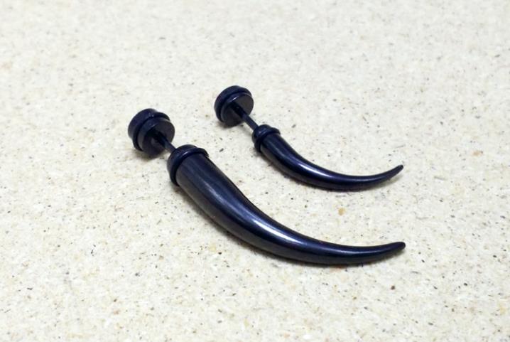 ต่างหูปลายแหลม แบบ Mark